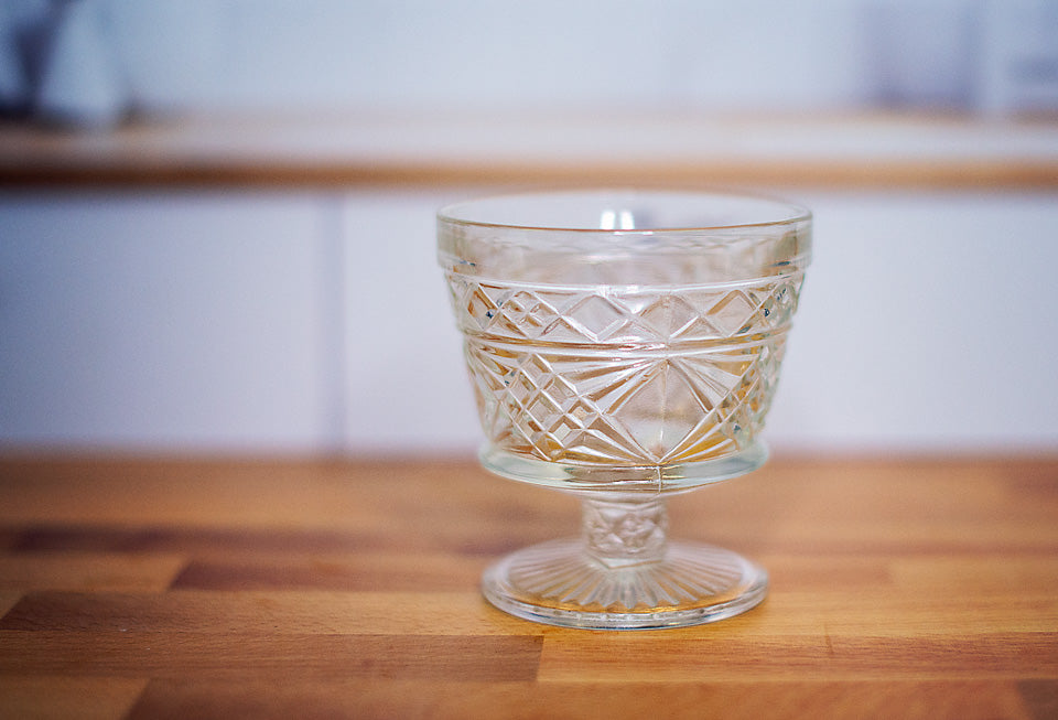 ✨ Vintage Glow Pedestal